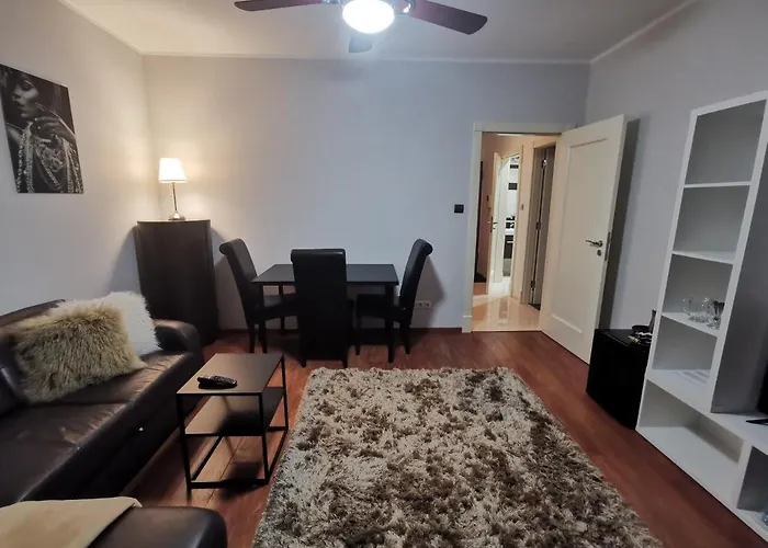 Royal Place 2 Bedrooms Apartment Wilanow