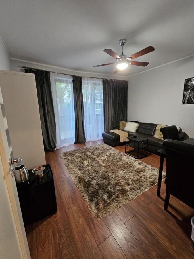 Royal Place 2 Bedrooms Wilanow Apartment